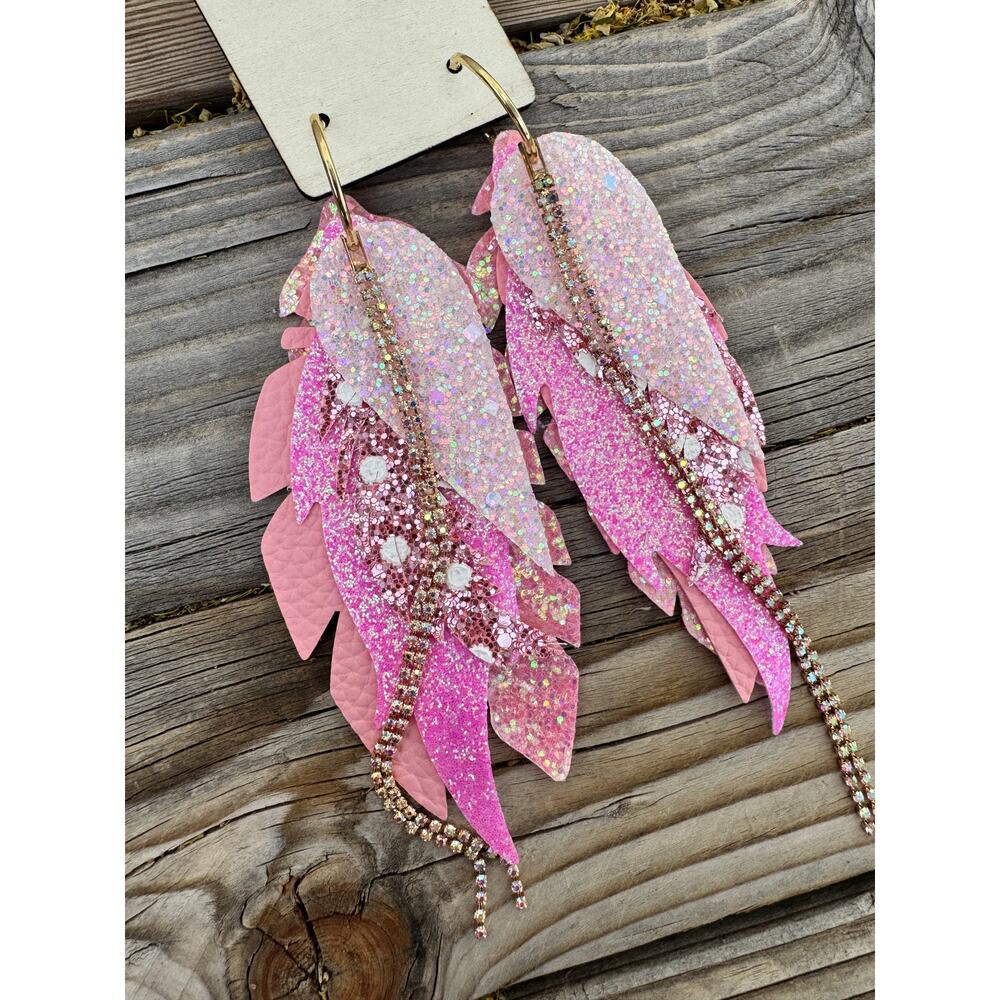 Keep It Gypsy NWT Pink Glitter Feather Statement Earrings Western Boho - Picture 2 of 4